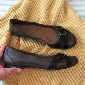 Sonoma Dark Brown Textured Flats with Buckle